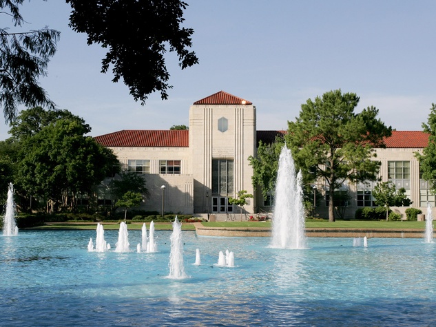 http://houston.culturemap.com/news/city-life/03-22-14-is-the-university-of-houston-campus-really-among-the-most-beautiful-in-the-nation/#slide=1